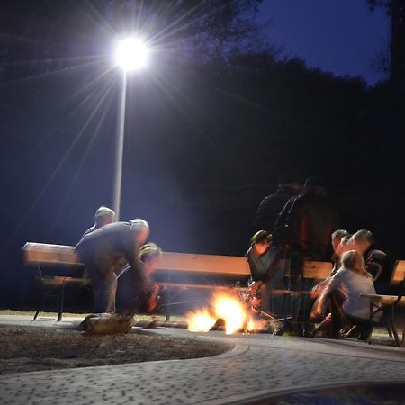 Rezydencja Nad Jeziorem Pestkownica Esterno foto