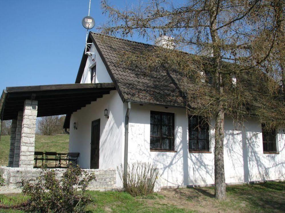 Rezydencja Nad Jeziorem Pestkownica Esterno foto