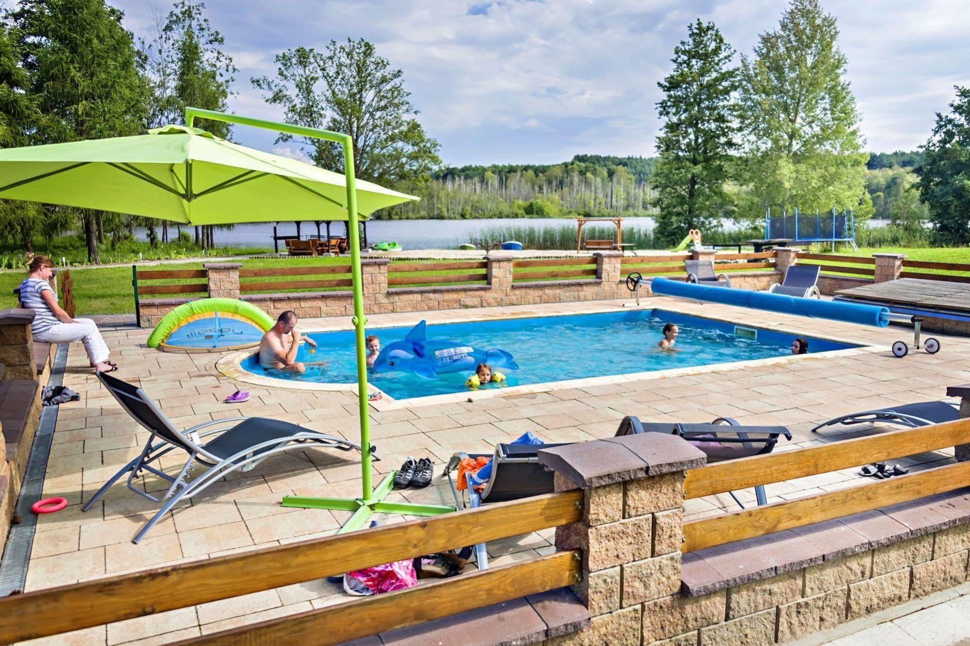 Rezydencja Nad Jeziorem Pestkownica Esterno foto
